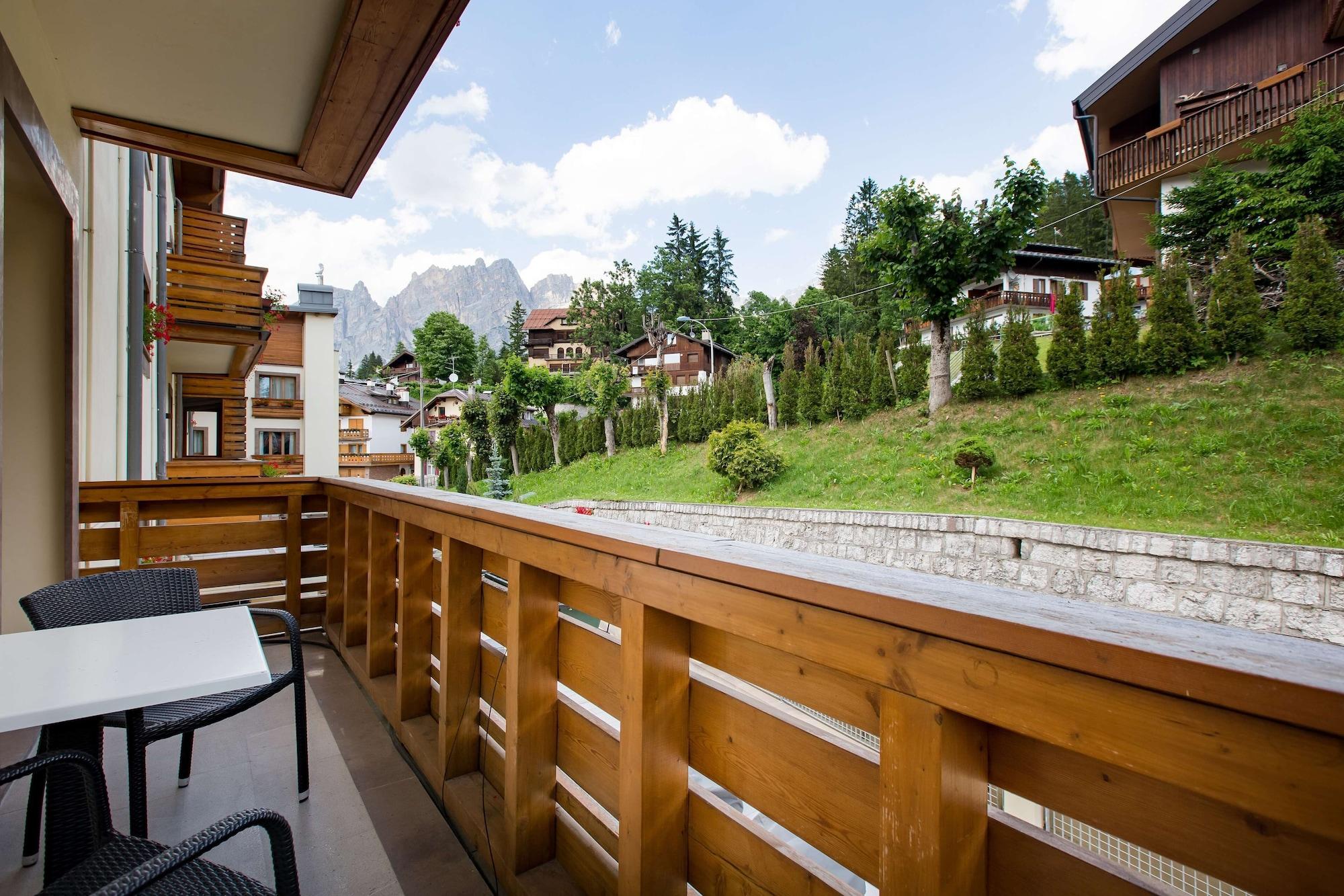 Radisson Residences Savoia Palace Cortina dʼAmpezzo Eksteriør billede